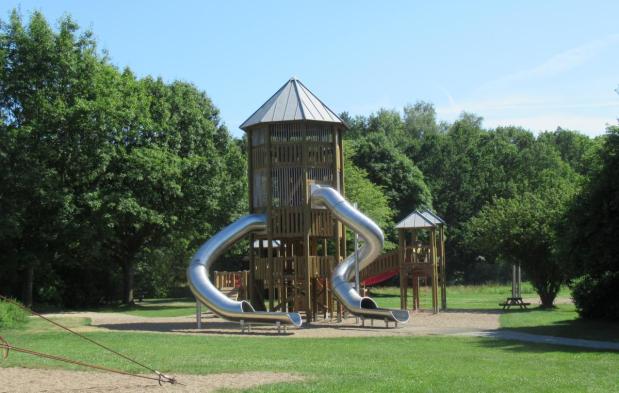 Der Rutschenturm ist fertig!
