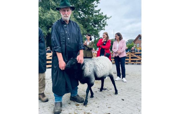 Mister Müden mit Schäfer Franz Butz