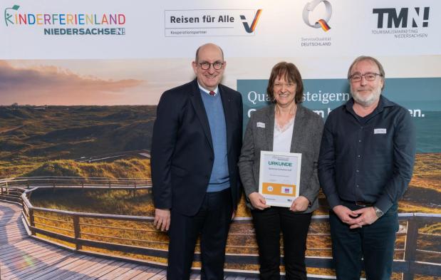 Die Tödters mit Staatssekretär Wunderling-Weilbier